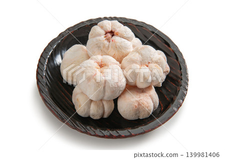Dried mangosteen 139981406