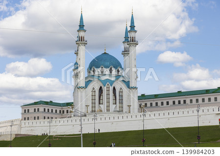 The Kul Sharif Mosque is the main Juma Mosque of Kazan, Republic of Tatarstan. It is located within the Kazan Kremlin, Vakhitovsky District. Photographed from Pravo-Bulachnaya Street. Selective focus. 139984203