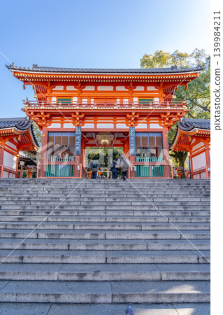 京都東山祇園町八坂神社（祗園山，八坂山）：西門（重要文化財產），平安時代中期重建。 139984211