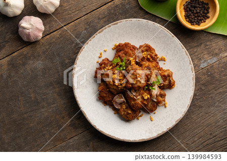 Fried Pork Balls(minced pork) with Garlic and Pepper Fried Pork Balls(minced pork) with Garlic and Pepper 139984593