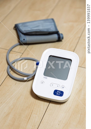 Sphygmomanometer  139991837