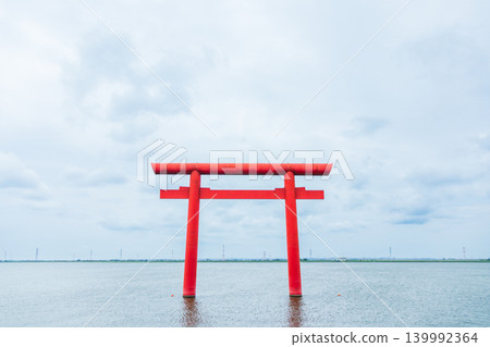 茨城縣鹿島神社第一隻鳥居的景色。 茨城縣鹿島神社第一隻鳥居的景色。 139992364