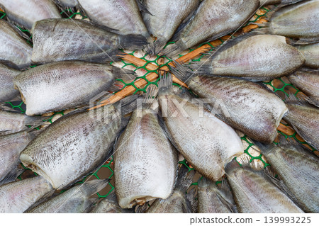 泰國市場販售的乾魚 泰國市場販售的乾魚 139993225
