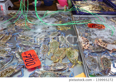 Crab sold in a Thai market 139993272