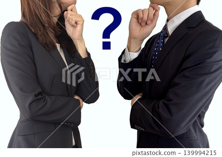 Businessmen and women who think about the question mark Businessmen and women who think about the question mark 139994215