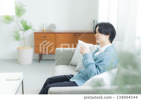 喝咖啡的男人 139994544