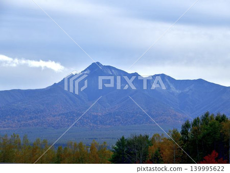 Mount Shari in October (autumn) Mount Shari in October (autumn) 139995622