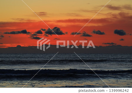 The sea and sunrise over Kujukuri Beach 139996242