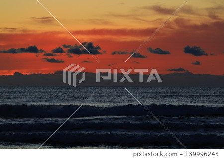 The sea and sunrise over Kujukuri Beach 139996243