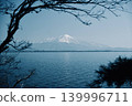 The water's surface and Mount Fuji 139996711