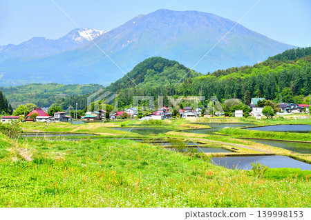 View towards Mt. Kurohime from Arasehara, Shinano-machi, Nagano Prefecture (Shinano-machi, Nagano Prefecture) [May 2026] 139998153