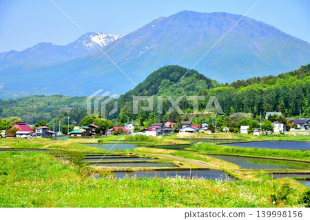 從長野縣信濃町荒瀨原眺望黑姬山（長野縣信濃町）[2026年5月] 139998156