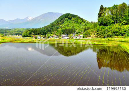 從長野縣信濃町荒瀨原眺望黑姬山（長野縣信濃町）[2026年5月] 139998580
