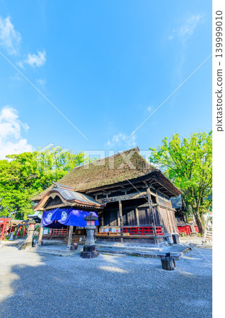 Aoi Aso Shrine in early summer, Hitoyoshi City, Kumamoto Prefecture 139999010