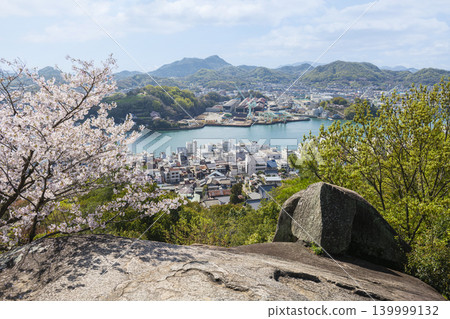 從廣島縣尾道市千光寺公園看到的春季尾道景色。 從廣島縣尾道市千光寺公園看到的春季尾道景色。 139999132