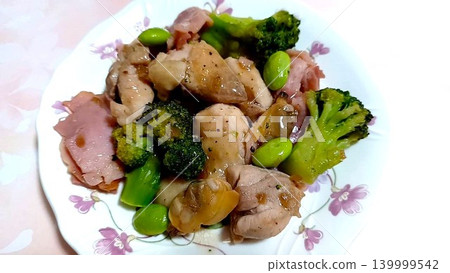 雞肉培根炒菜 雞肉培根炒菜 139999542