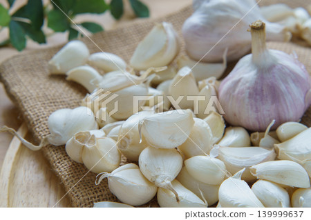 garlic garlic 139999637