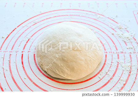 bread dough made with medium-strength flour after the first fermentation. bread dough made with medium-strength flour after the first fermentation. 139999930