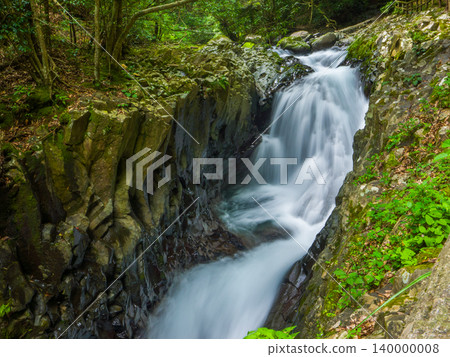 Kawazu Nanataki (Seven Waterfalls of Kawazu): Deai Falls - One of two converging streams (Kawazu Town, Shizuoka Prefecture) 140000008