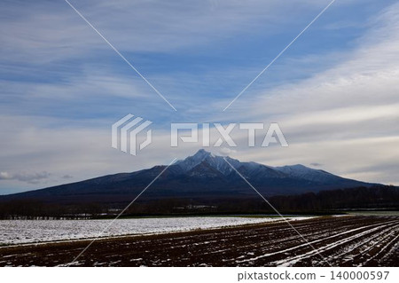 十二月的沙裡山,冬季 十二月的沙裡山,冬季 140000597