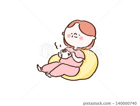 一位中年婦女坐在豆袋椅上放鬆地啜飲著熱茶（放鬆/休息）。 140000740