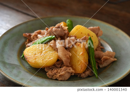 奶油醬油炒豬肉土豆 奶油醬油炒豬肉土豆 140001340