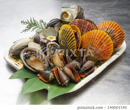 一組來自高知縣的色彩鮮豔的貝類以及海鮮食材圖片。 140001540