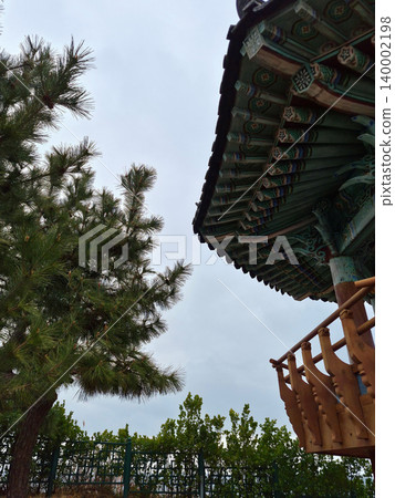 traditional architecture 140002198