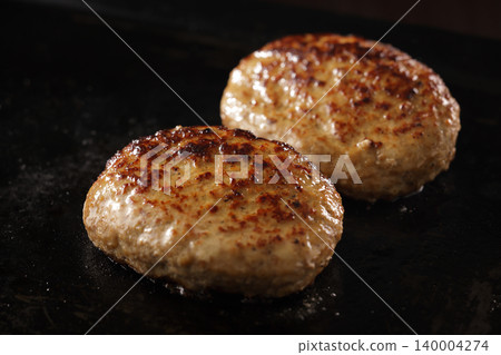 Steaming juicy hamburger steak Steaming juicy hamburger steak 140004274