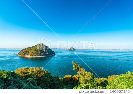 [Setonaikai National Park] The Seto Inland Sea as seen from Osaki-no-hana in late autumn (1) Sakaide City, Kagawa Prefecture 140007143