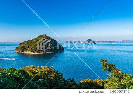 [Setonaikai National Park] The Seto Inland Sea as seen from Osaki-no-hana in late autumn, part 3, Sakaide City, Kagawa Prefecture 140007341