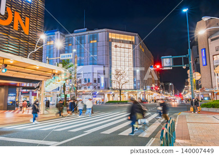 京都,四條河原町十字路口在晚上 京都,四條河原町十字路口在晚上 140007449