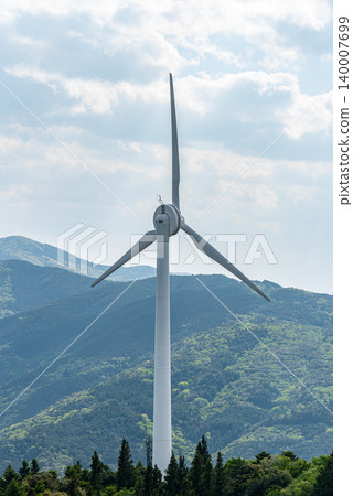 在山區興建風力發電設施 140007699