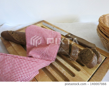 Swiss breakfast: baguette 140007866
