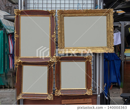 Vintage frames outside on market Vintage frames outside on market 140008363