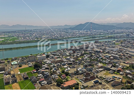 從空中俯瞰宮崎縣延岡市和五瀨川。 從空中俯瞰宮崎縣延岡市和五瀨川。 140009423