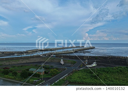 An aerial photograph overlooking Shin-Ariake Fishing Port and reclaimed land in Kishima District, Saga Prefecture. An aerial photograph overlooking Shin-Ariake Fishing Port and reclaimed land in Kishima District, Saga Prefecture. 140010132