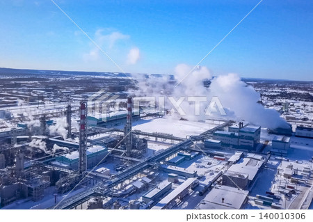 top view of the oil refinery 140010306