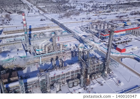 top view of the oil refinery 140010347