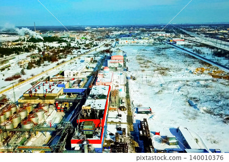 Oil refinery and petrochemical plant 140010376