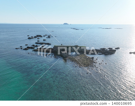 東海沿岸的埃博西礦坑，一座煤礦遺址：傍晚景色的空拍畫面。 140010695