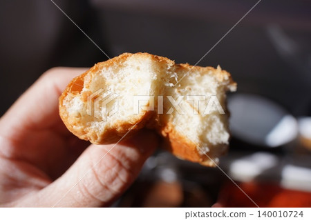 Bread Bread 140010724