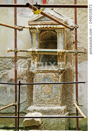 Window inside ruins of Herculaneum ancient site Window inside ruins of Herculaneum ancient site 140010872