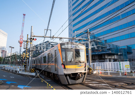 [Keikyu Main Line] Express train crossing the old and new Yatsuyama Bridges 140012761