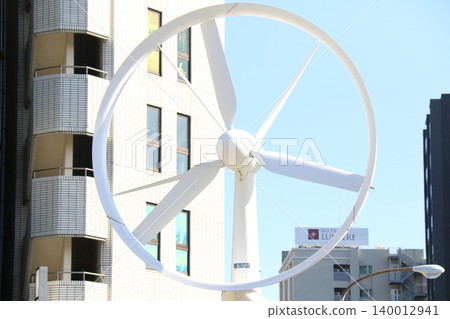 東京地鐵東西線葛西站前的標誌：風車紀念碑“與風同行” 140012941