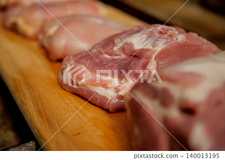 Pieces of meat 140013195