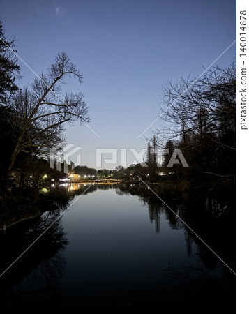 A quiet park at dusk 140014878