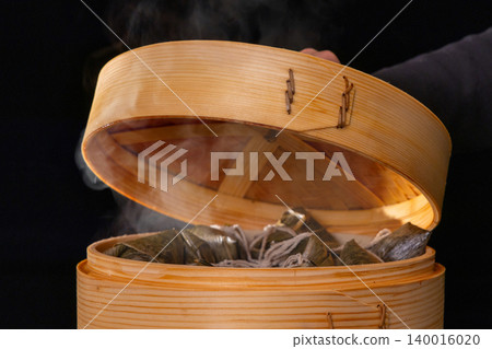 掀蒸籠,竹製,蒸籠,粽子,端午節,蒸氣,せいろ、団子、端午節、蒸気、steamer, zongzi, 140016020