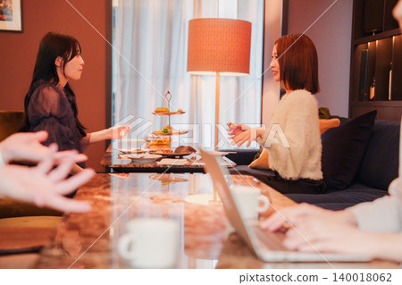 People spending time in the luxurious space of the hotel People spending time in the luxurious space of the hotel 140018062