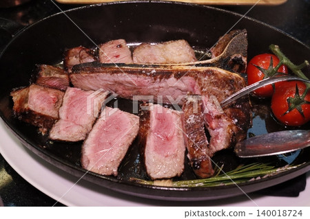 Grilled Ribeye Steak with Tomatoes Grilled Ribeye Steak with Tomatoes 140018724